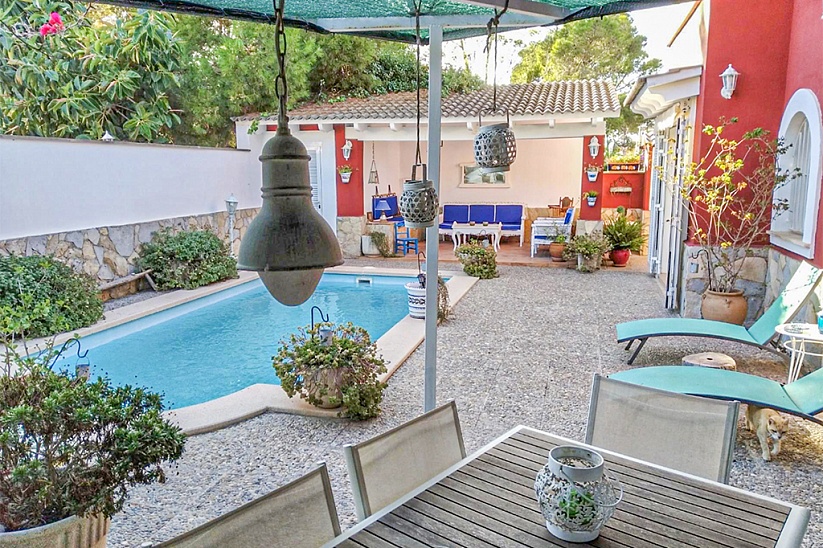 Cozy villa with garden and pool in a quiet area in El Toro