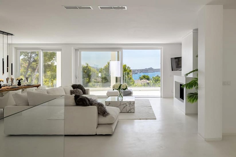 Luxury villa with stunning sea views in Paguera