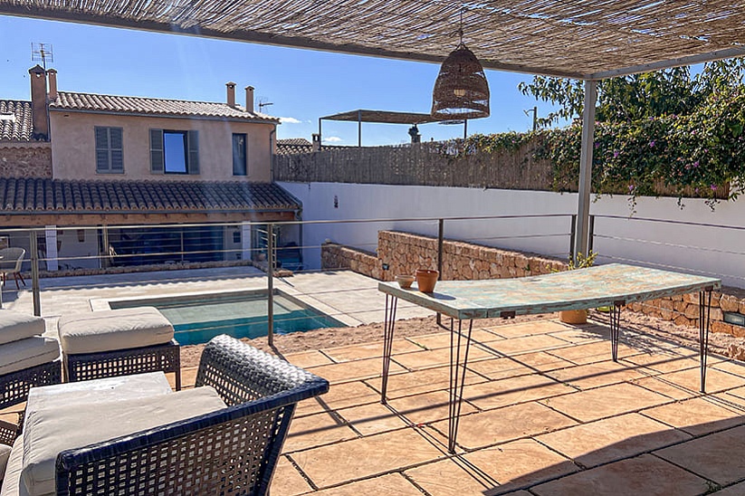 Beautiful modern townhouse with swimming pool in the center of Portol