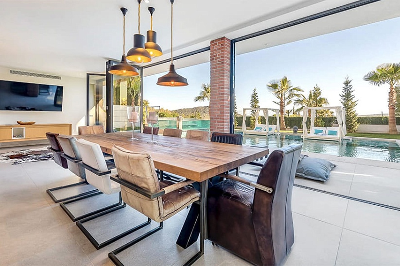 Contemporary Designer Luxury Villa with Unique Pool and Stunning Views in Santa Ponsa