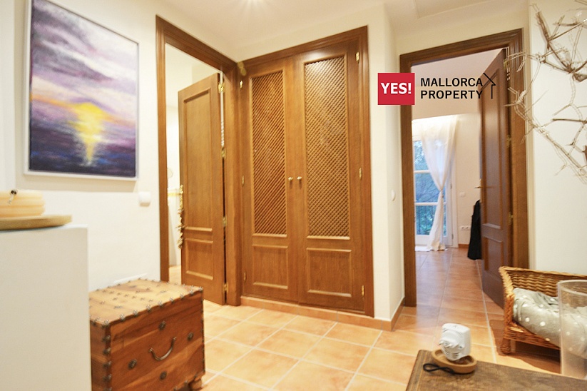 Townhouse for sale in Bendinat (Mallorca). Prestigious quiet area. Living area 166 sqm