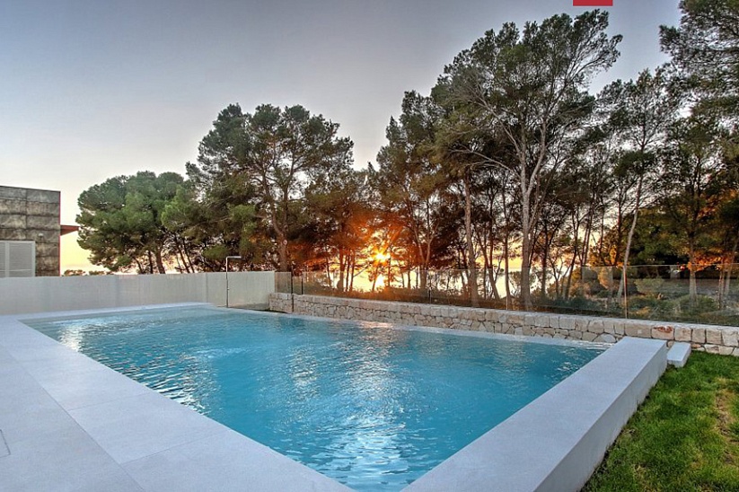 Modern new Villa with sea views in Puig De Ros
