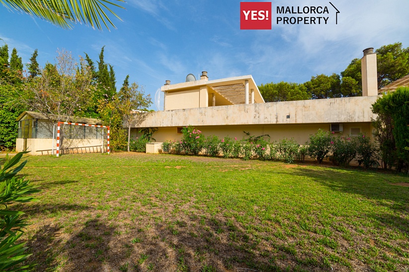 Magnificent Villa in 1st line of the sea in Palmanova