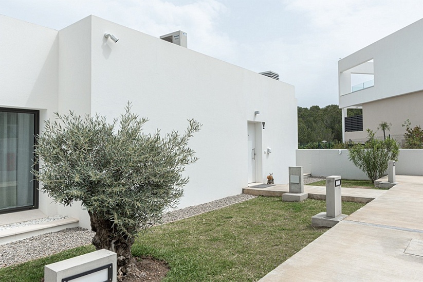 Chic new modern townhouse in Cala Vynes