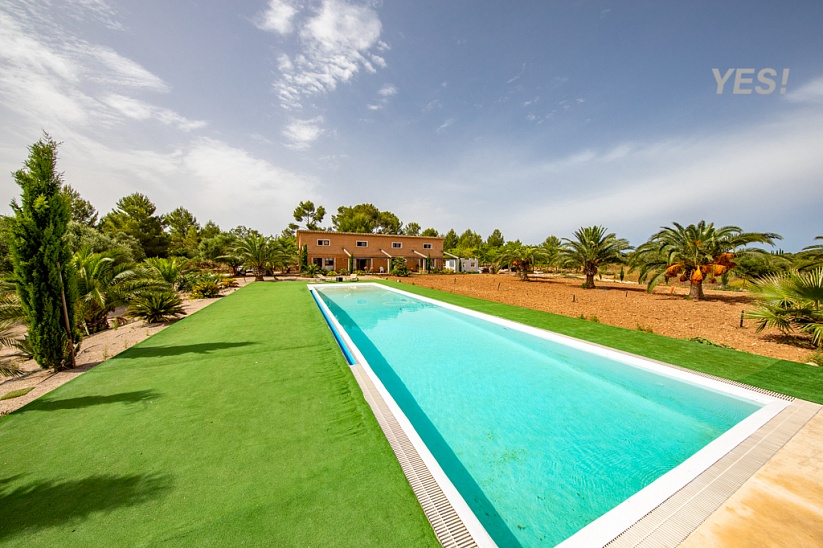 Stunning Finca with large plot and beautiful house in Algaida