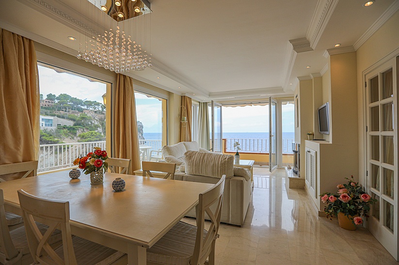 2 bedroom apartment with panoramic sea views in Santa Ponsa