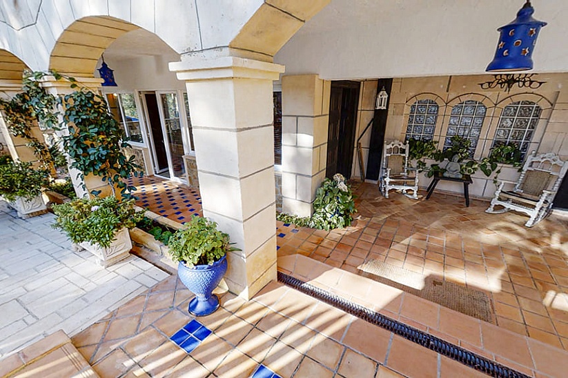 4 bedroom villa with garden in Cala Vinyes