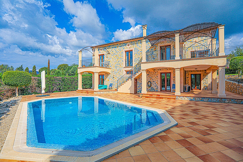 4 bedroom villa with swimming pool in Calvia