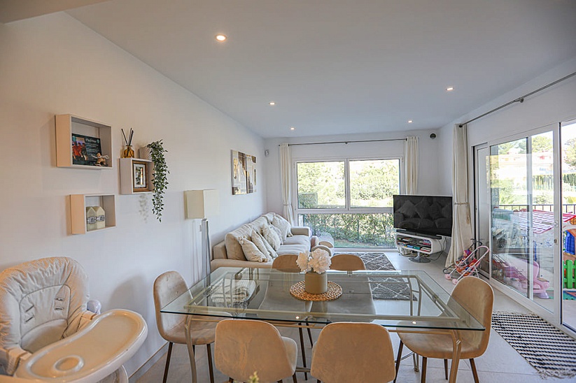 Magnificent apartment with small private garden in Cala Vines