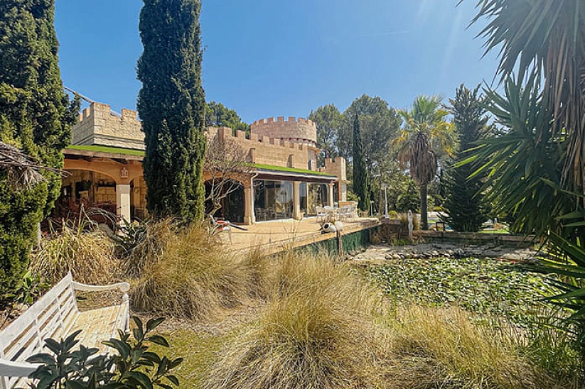 Elegant Finca Surrounded by Beautiful Nature Near Llucmajor