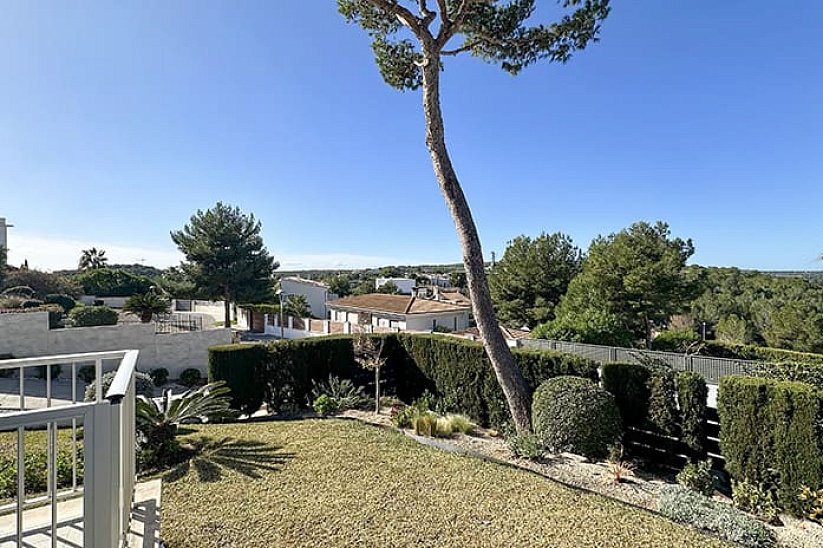 Stunning modern villa with fantastic views in Cala Vines