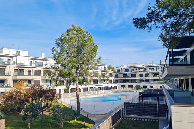 New apartment in a prestigious residence with a garden and a swimming pool near the center of Santa Ponsa