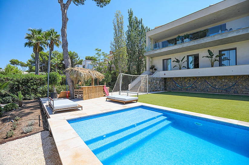 5 bedroom luxury villa with sea view in Nova Santa Ponsa