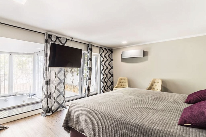 Luxury 4 bedroom villa with sea views in Cas Catala