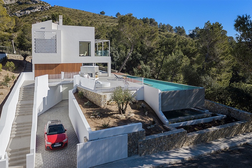 Magnificent new villa with sea views in Alcudia