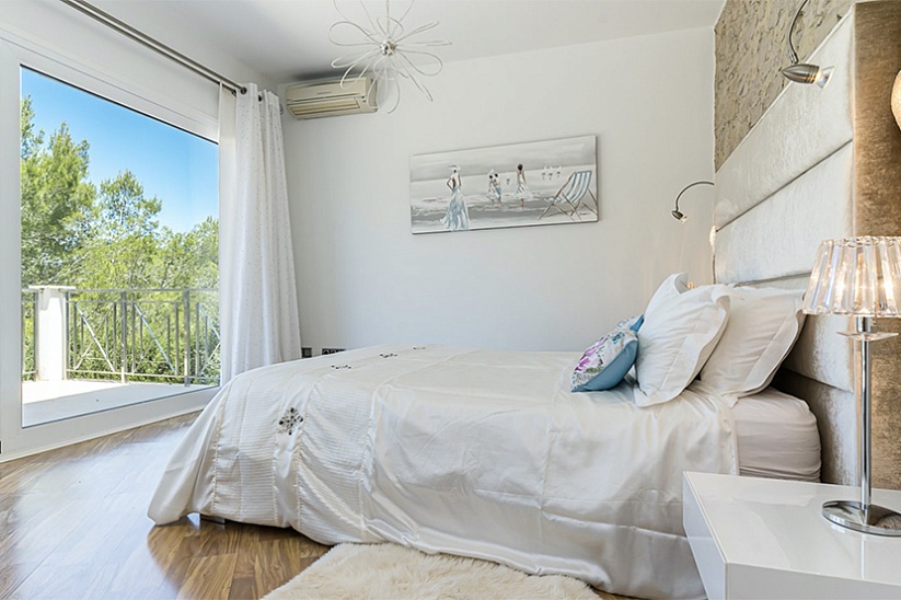 4 bedroom villa in a premium location in Nova Santa Ponsa