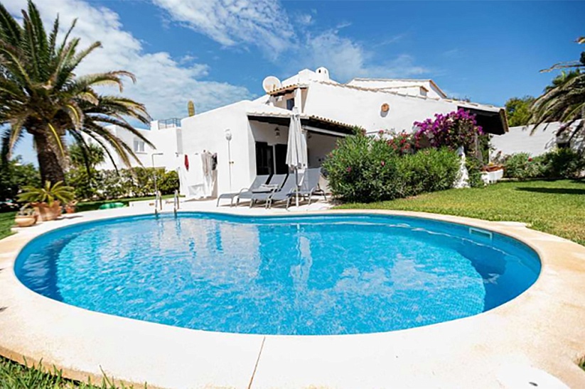2 bedroom villa with garden and pool in Cala D`or
