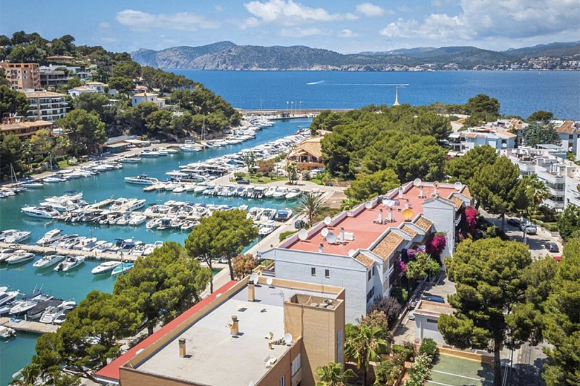 3 bedroom apartment on the seafront in Santa Ponsa