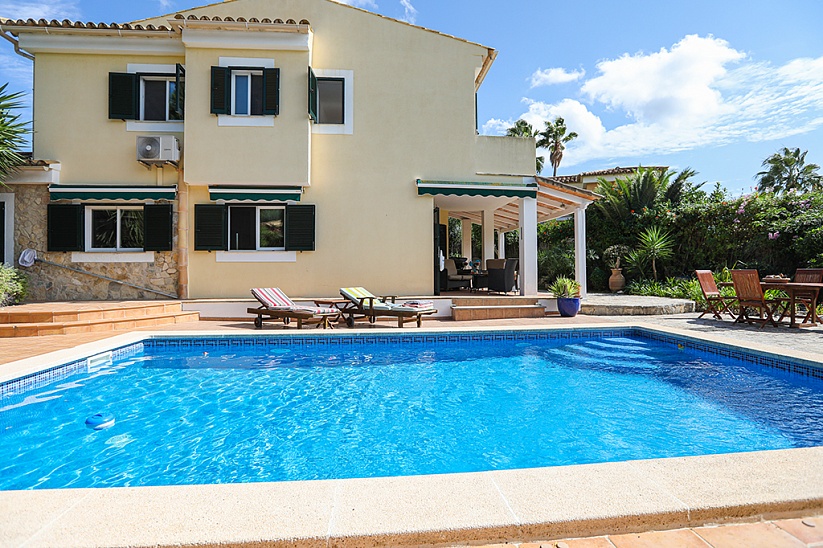 Wonderful villa with garden and pool in Calvia