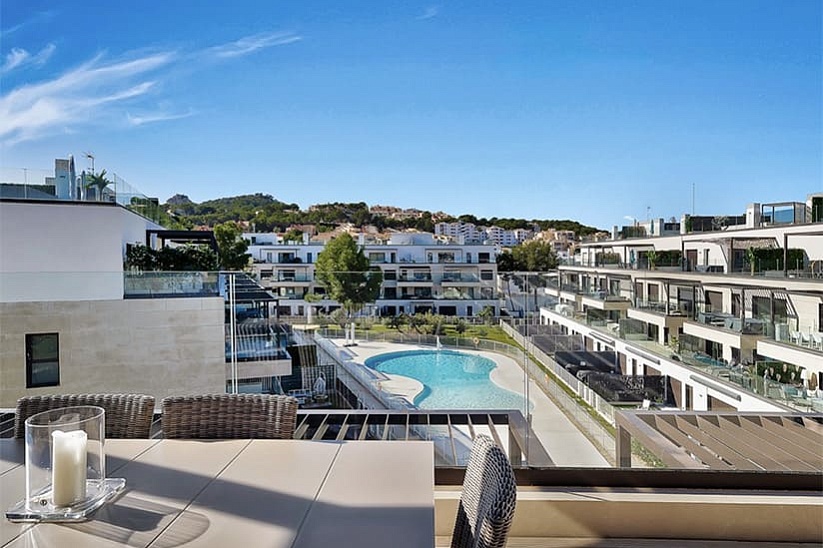 Penthouse with private pool in a new residence