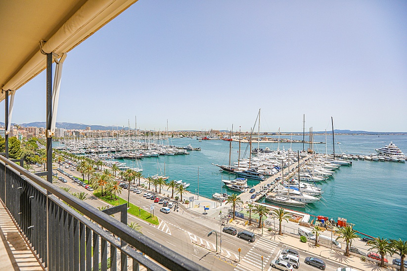 2 bedroom apartment with fantastic views of the sea and the port of Palma