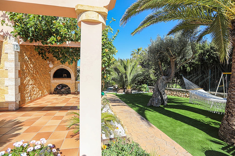 4 bedroom charming villa in a quiet location next to the sea in Sa Torre