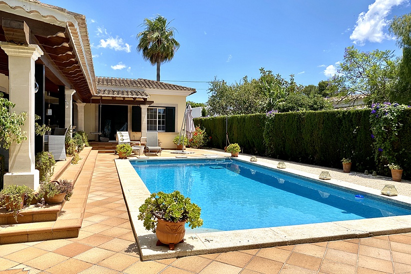 Beautiful family villa with a garden and a pool in an excellent location in Marratxi, Sa Cabaneta
