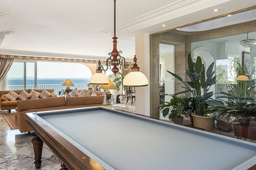 9 bedroom villa with fantastic sea views in Cala Vynes