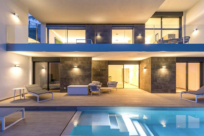 Luxurious new contemporary style villa in Establements