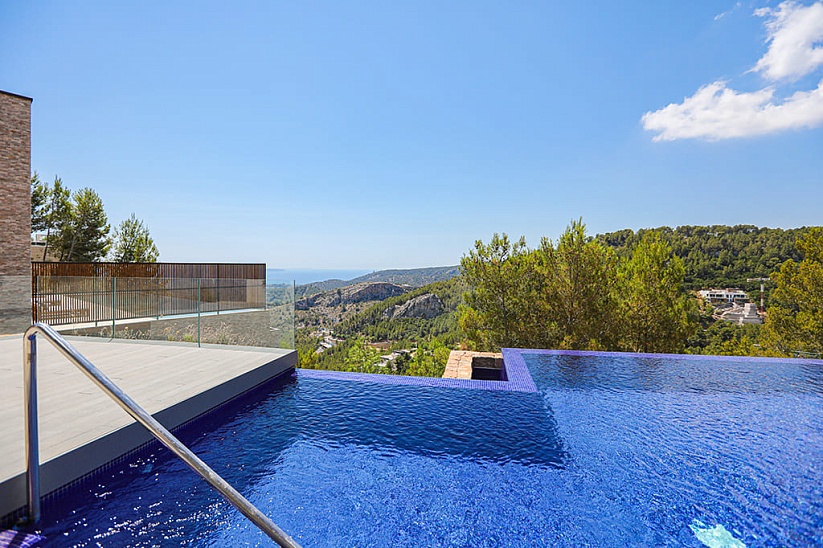 Luxury Villa with Fantastic View of Palma Bay in Son Vida