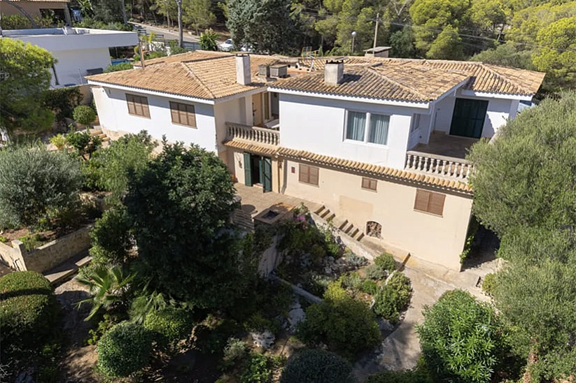 House for reform with good plot in El Toro