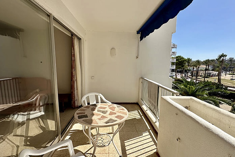 Apartment with direct access to the main beach in Santa Ponsa