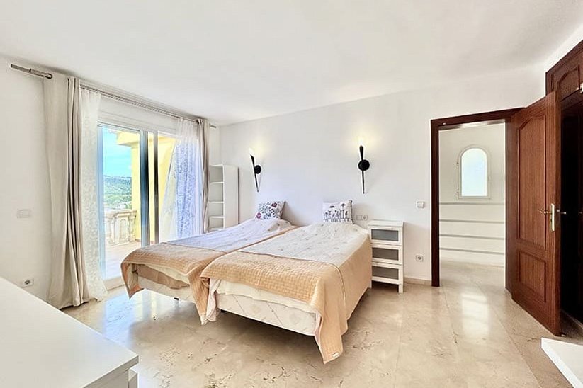 Spacious, bright villa with mountain views in Costa de la Calma