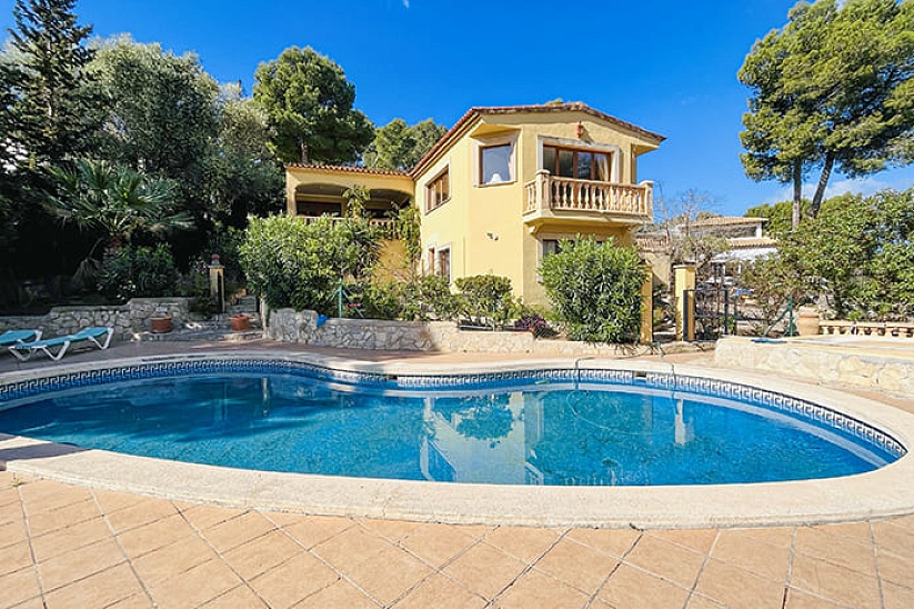Villa with sea views in Cala Vines