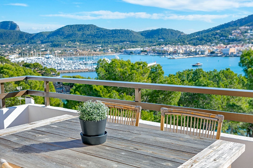 Superb penthouse apartment with fantastic sea views in Port Andratx