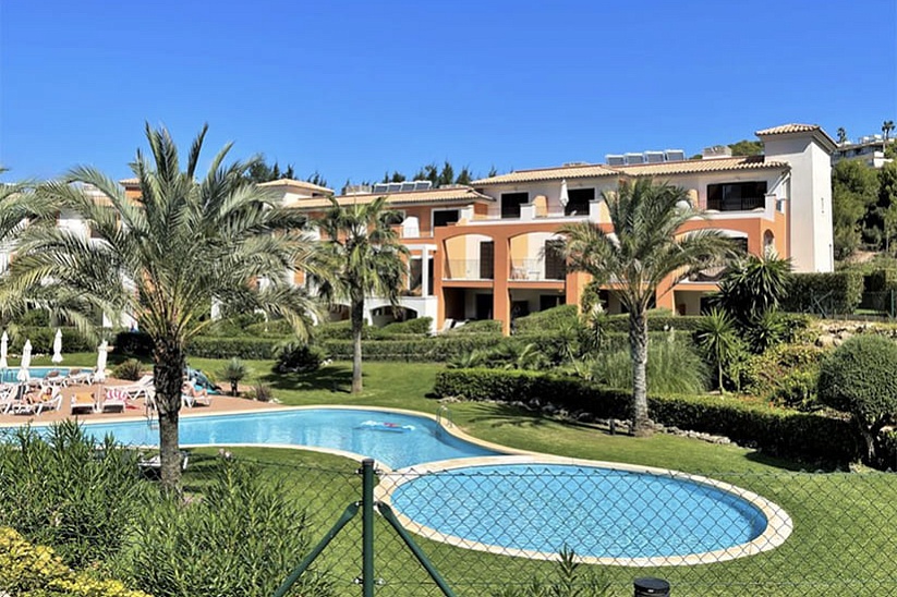Lovely townhouse in a luxury complex in Camp de Mar