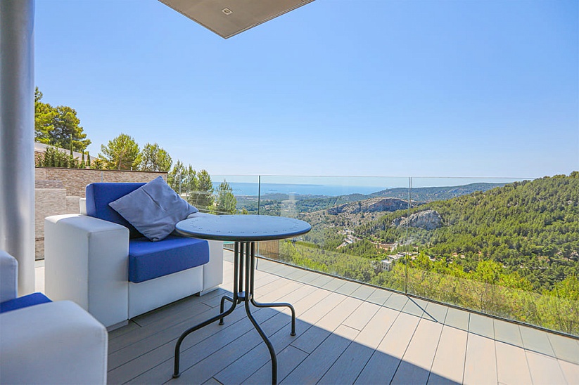 Luxury Villa with Fantastic View of Palma Bay in Son Vida