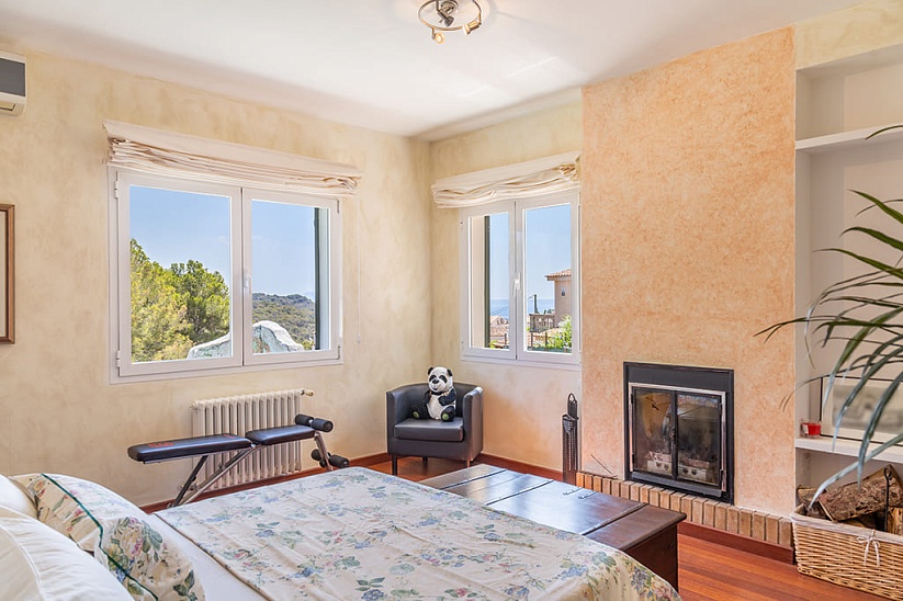 Spacious villa with sea views in Genova