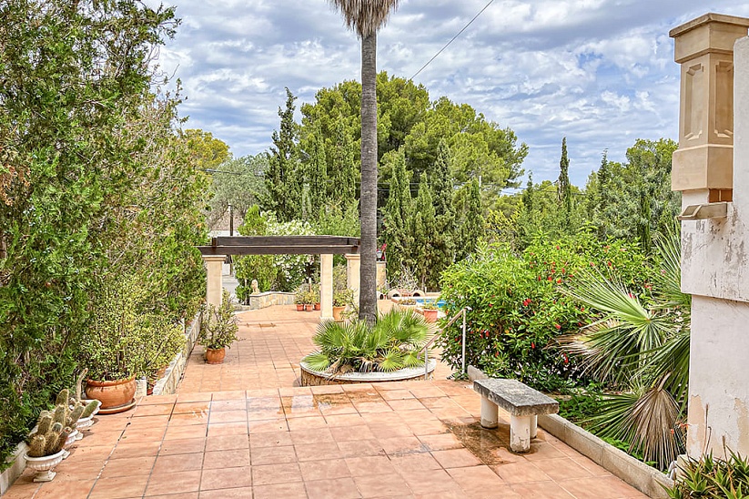 Family villa with garden and pool in Santa Ponsa