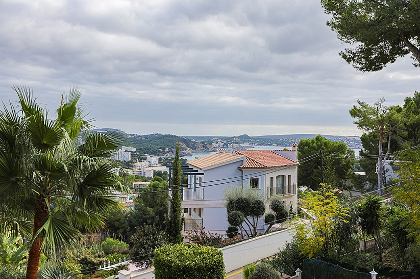 3 bedroom villa with partial sea views in Paguera