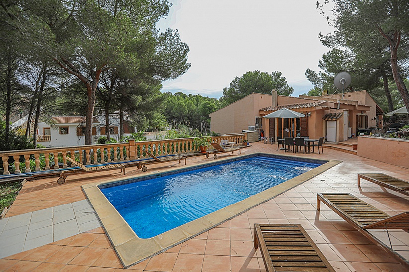 Spacious house with pool in Costa de la Calma