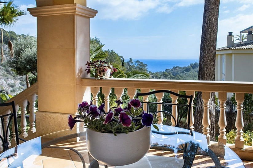 Luxury classic villa with sea views in Bendinat