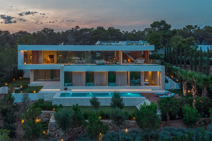 Fantastic modern villa in Cala Vines