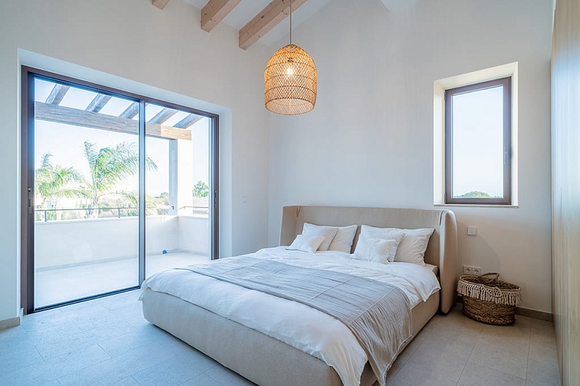 Charming new finca with sea view in Santanyi
