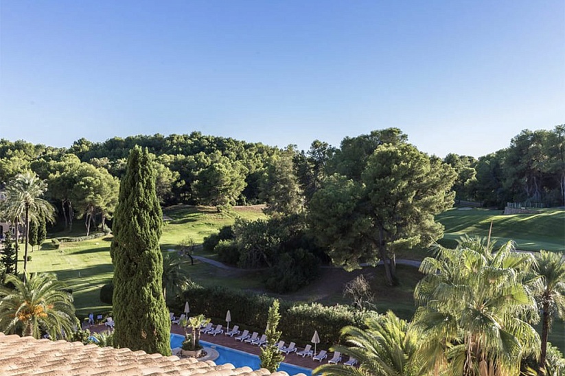 Penthouse with stunning views of the golf courses in Bendinat