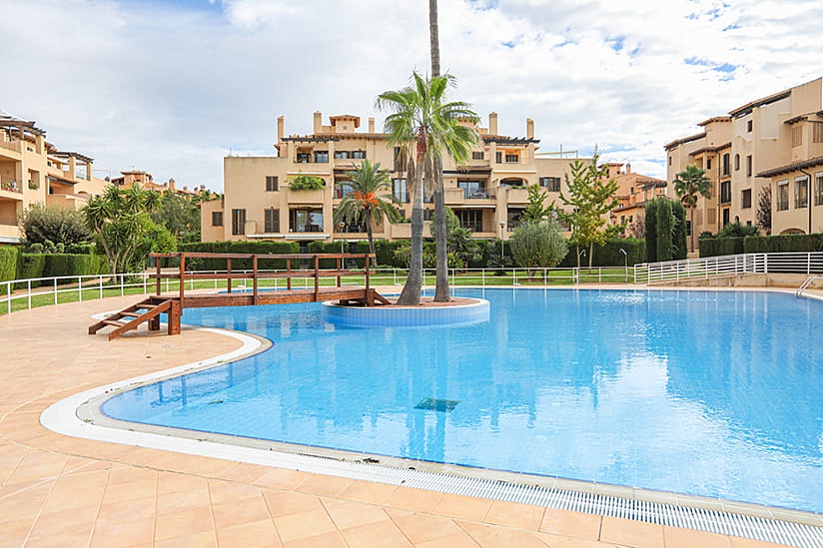 Wonderful apartment with garden in a beautiful residence in Puig de Ros