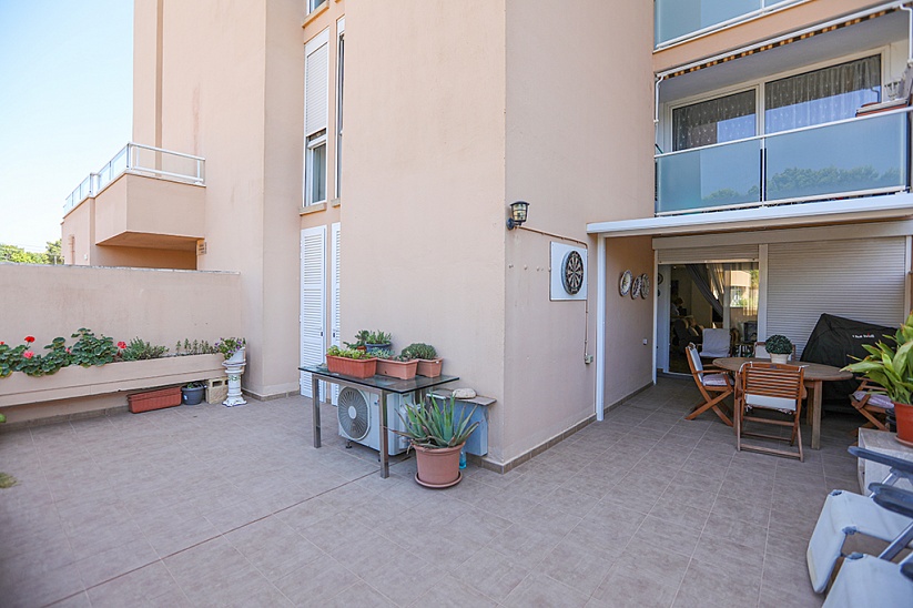 3 bedroom apartment with large patio next to the sea in El Toro
