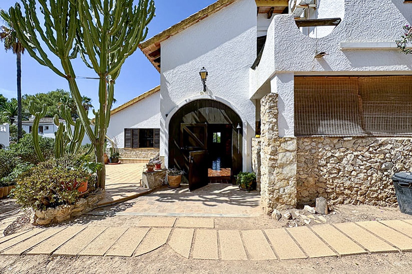 Charming Traditional Finca with Central Location and Guest House in Costa de la Calma