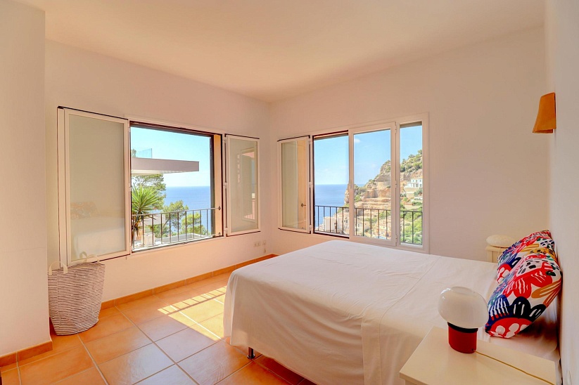 3 bedroom villa with sea view in Port d'Andratx