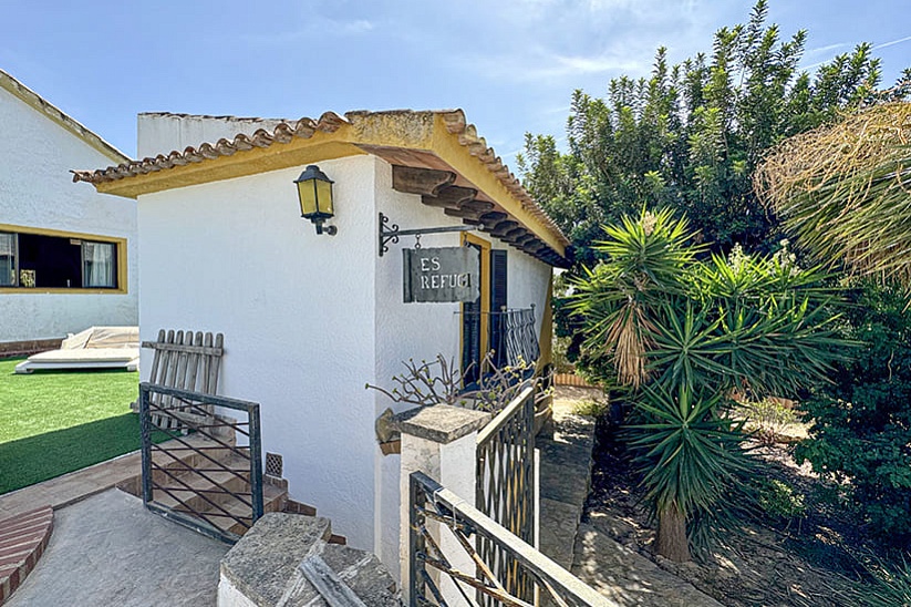 Charming Traditional Finca with Central Location and Guest House in Costa de la Calma